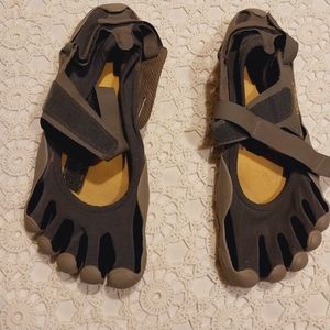 Vibram FiveFingers Gray Yellow Barefoot Running Sport Shoes EU Size 45 US10.5/11